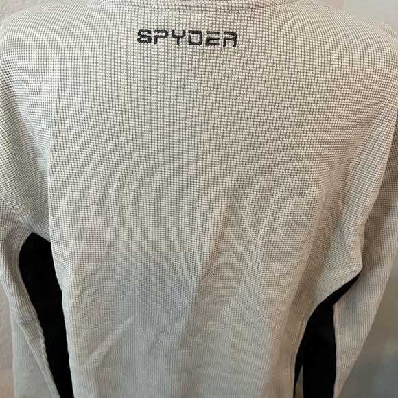 Spider base layer jacket, Size M, no callouts, outer and deep inside pockets - Picture 3 of 6
